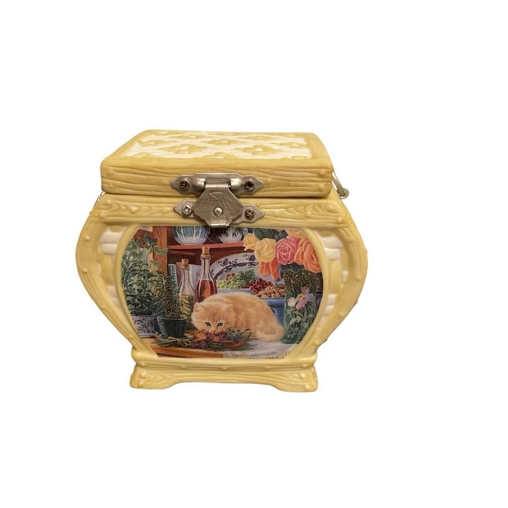 Ardleigh Elliott Hanna's Secret Garden Music Box Cozy Country Kitties Porcelain